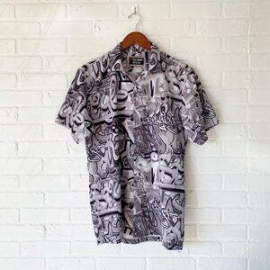 Black white and gray Y2K vintage button up size medium